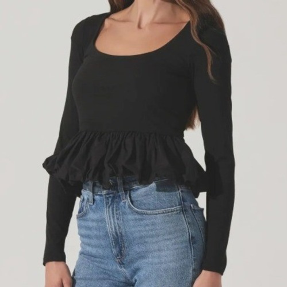 ASTR the Label Bubble Peplum Top Sz XS Minimalist Coquette‎